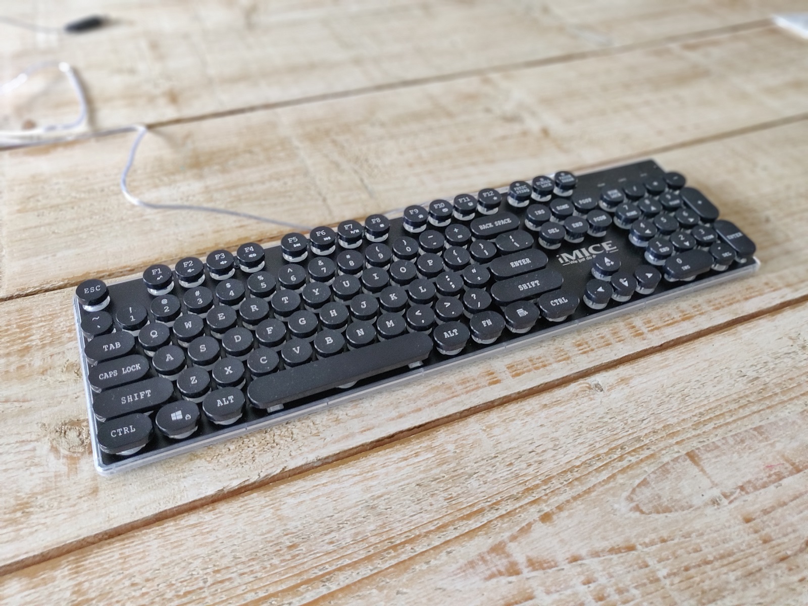 iMice AK700 keyboard toetsenbord